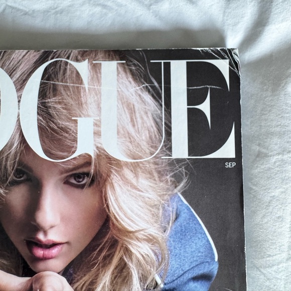 Taylor Swift September 2019 Vogue Cover - Picture 3 of 5